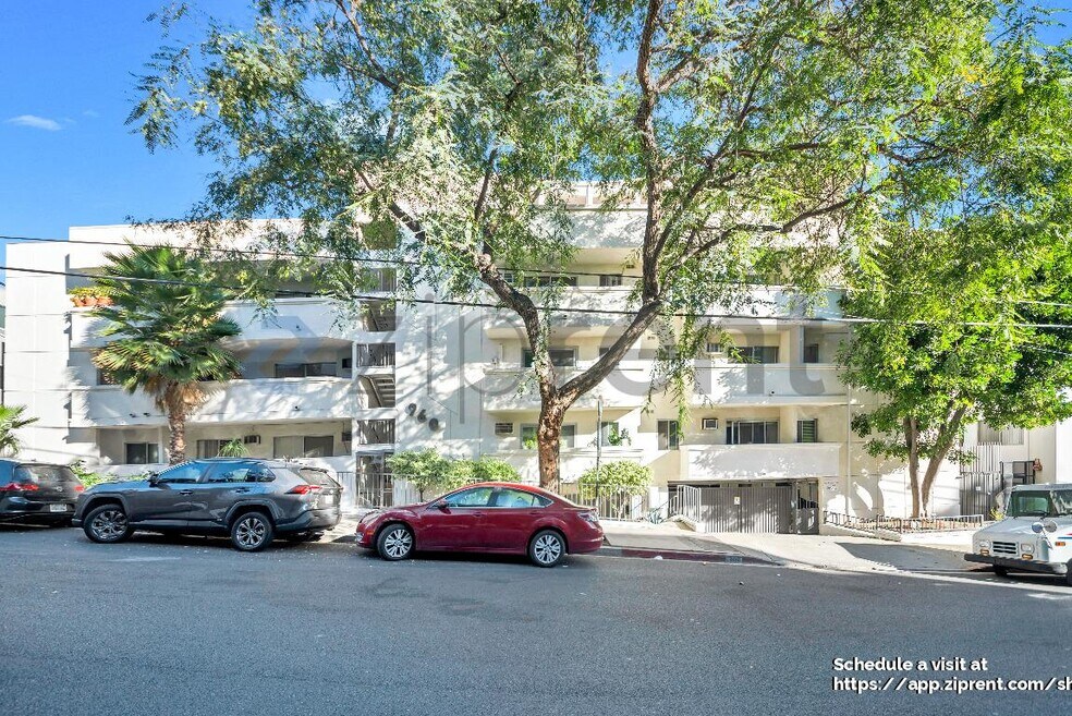 960 Larrabee St, West Hollywood, CA 90069 - photo 1