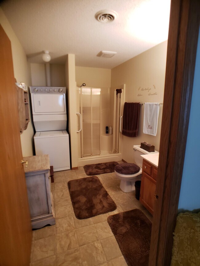 1103 Sandra Ct unit 1104 b, Murphysboro, IL 62966 - photo 5