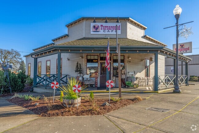 Turnaround Cafe is a longtime in Turner, OR.