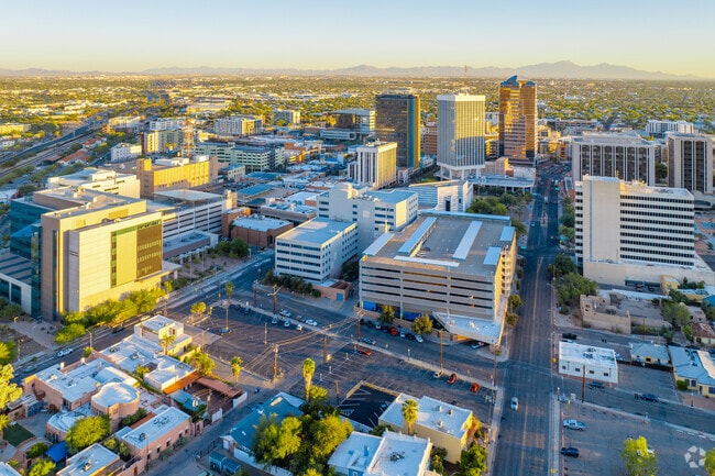 Downtown Tucson is just a 15 minute drive from Carriage Park.