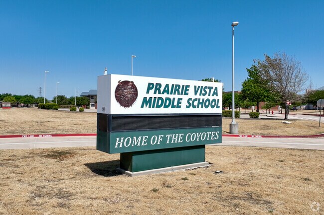Prairie Vista Middle School is an above average, public school located in Saginaw, Texas.