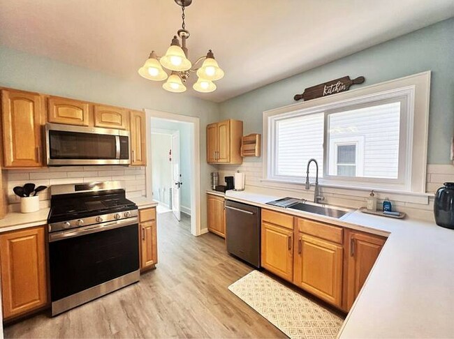 819 Bell Ave, Sheboygan, WI 53083 - photo 7