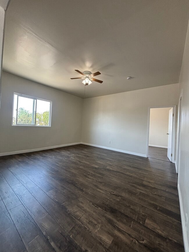 1581 1/2 W 36th Place unit 1581 1.2, Los Angeles, CA 90018 - photo 3