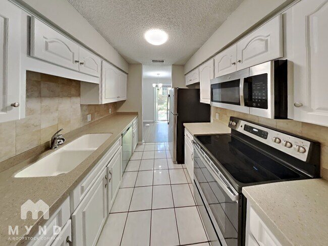 2030 Voltaire St, Lakeland, FL 33801 - photo 6