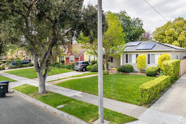 Chandler Park homes come with spacious sidewalks for your morning walks.