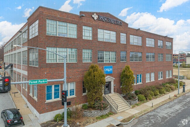 Spring Street Lofts is an upscale apartment complex located in Midtown St. Louis.