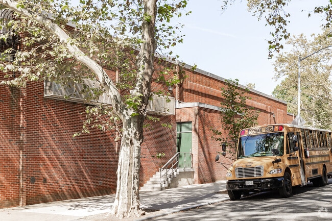 PS 32 State Street placed in the top 30% of all schools in New York.