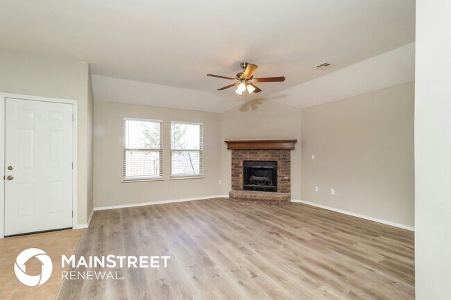 11305 NW 97th St, Yukon, OK 73099 - photo 5