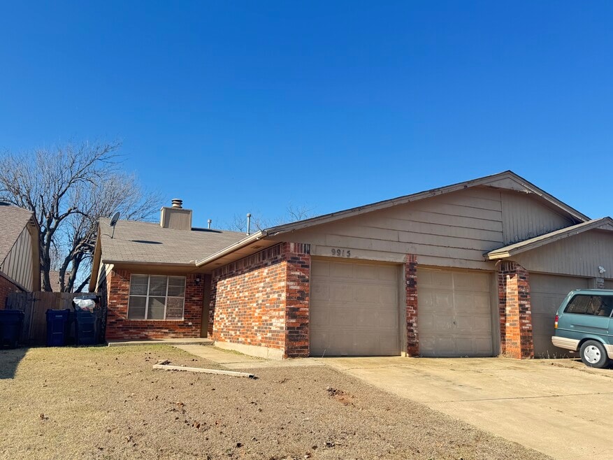 9915 Larkspur Ln unit 9915, Oklahoma City, OK 73159 - photo 1