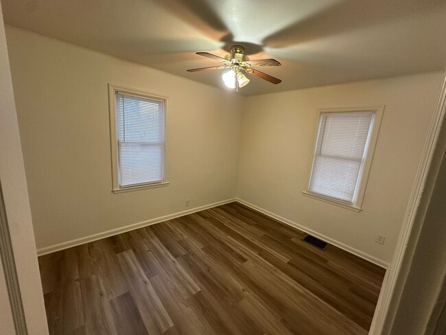 2301 S Beacon St, Muncie, IN 47302 - photo 4