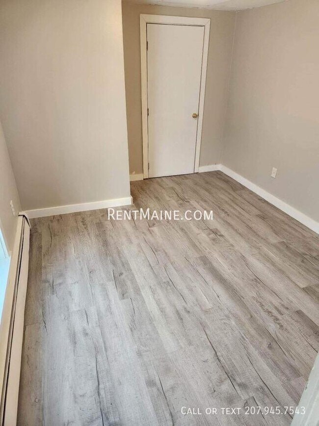 123 Union St unit 3, Brewer, ME 04412 - photo 4