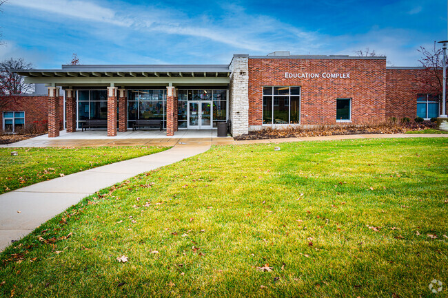 Great Circle Academy has a student-teacher ratio of 8 to 1.
