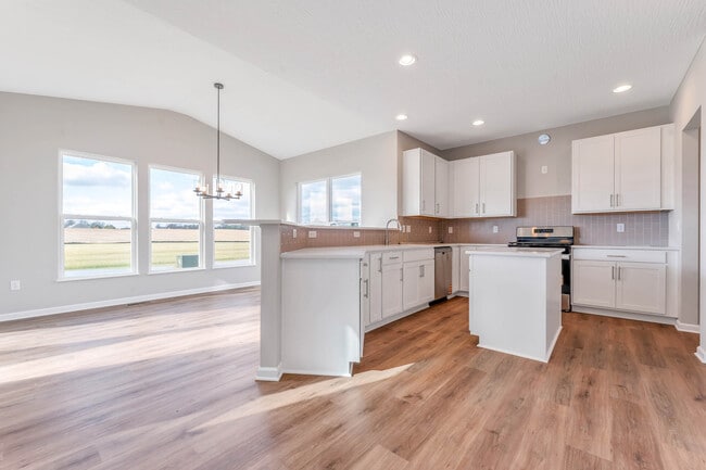 210 Scotsgrove Dr, Pataskala, OH 43062 - photo 3