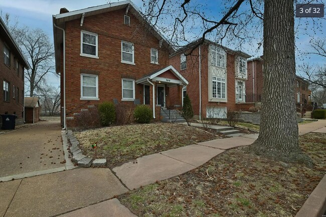 7019 Dartmouth Ave unit 2nd Floor, Saint Louis, MO 63130 - photo 3
