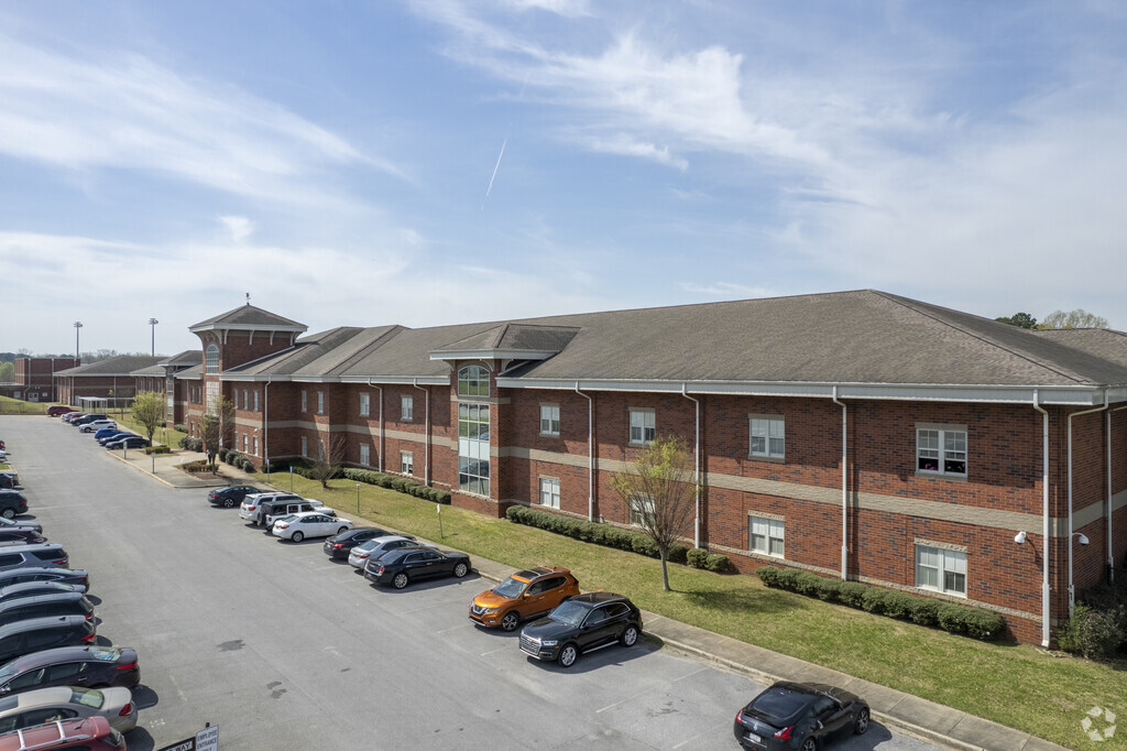 Wenoah High School is the home of the Dragons in Birmingham, Alabama.