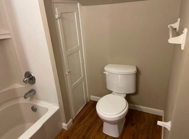 522 Fleming St, Howell, MI 48843 - photo 6