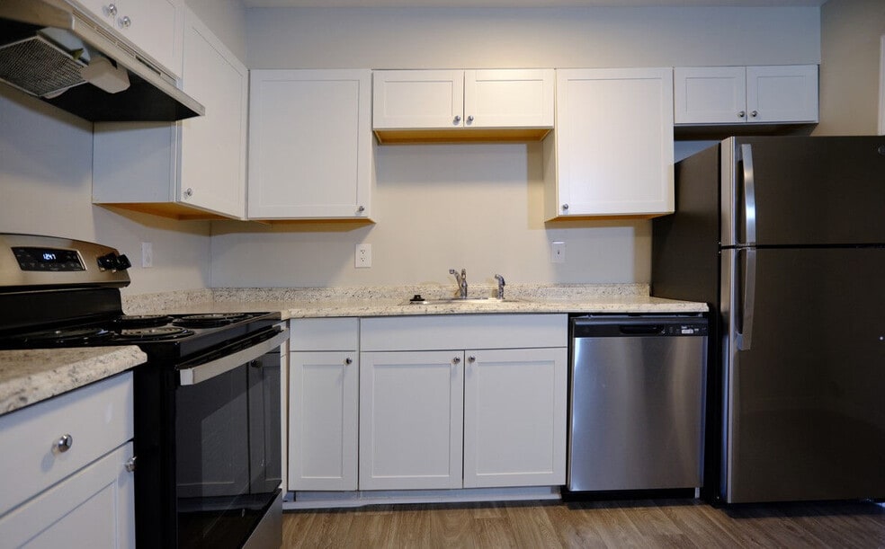 Pineview Apartments, Morrow, GA 30260 - photo 1