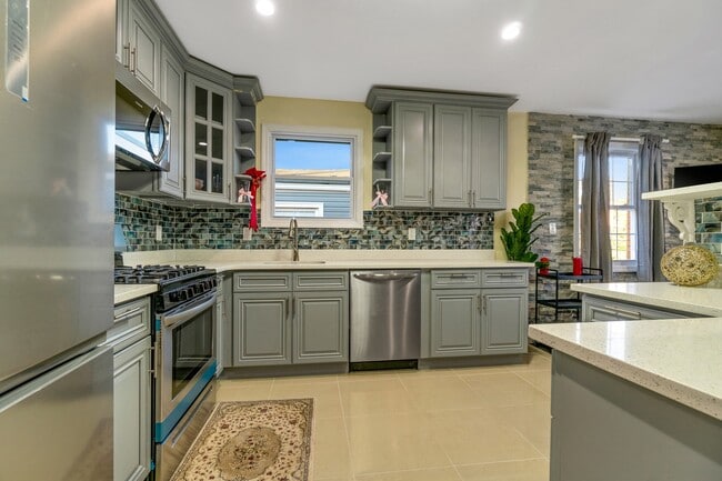 14330 185th St unit studio, Springfield Gardens, NY 11413 - photo 6