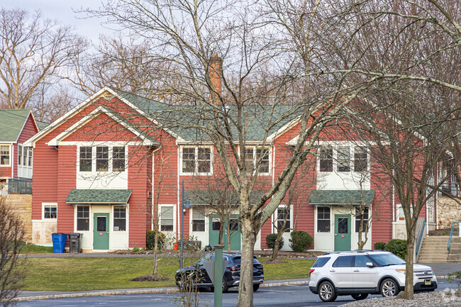 Far Brook School is a top rated, private school located a short drive from Livingston.