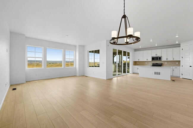 8828 Whiteclover St, Littleton, CO 80125 - photo 3