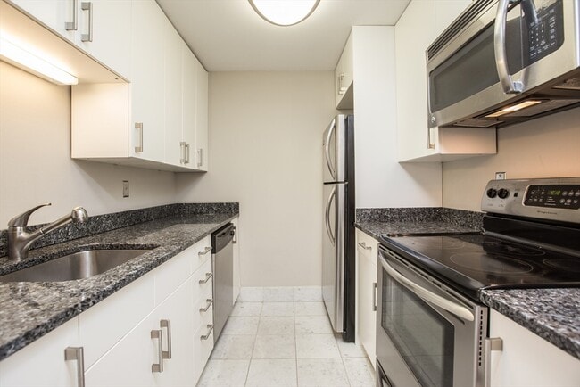 145 Arlington St unit 23, Boston, MA 02116 - photo 3