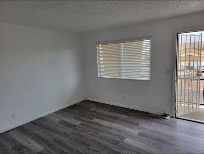 2140 Riviera Blvd unit 4, Bullhead City, AZ 86442 - photo 4