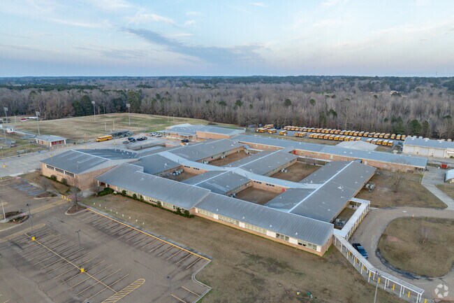 Ruston Junior High School is navigating the journey from knowledge to wisdom.