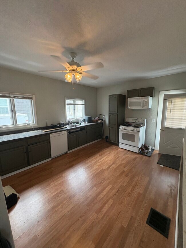 50 Bromfield Rd unit 1, Somerville, MA 02144 - photo 2