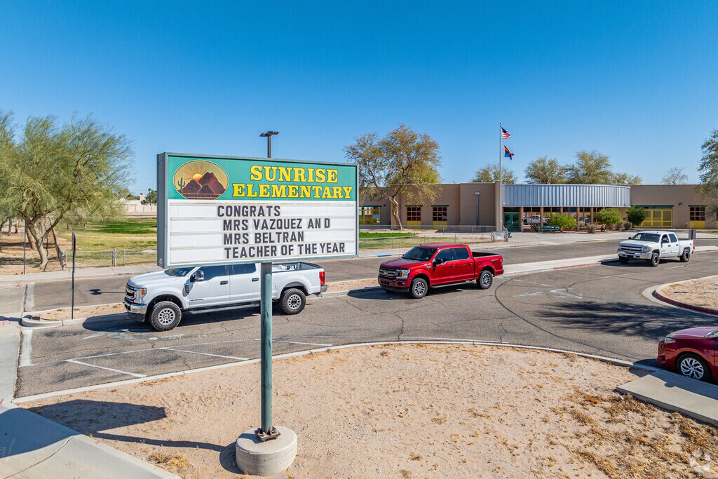 Serving grades Pre-K through 5, Sunrise Elementary School has an enrollment of approximately 627 students.
