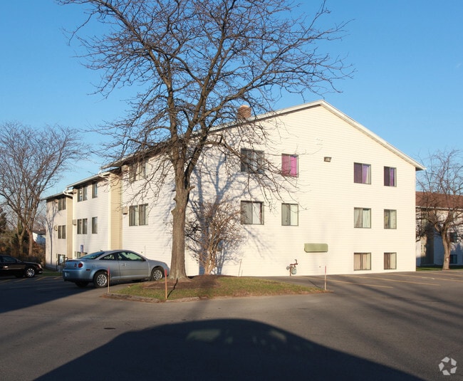 Brook Manor Apartment Homes, Syracuse, NY 13206 - photo 3