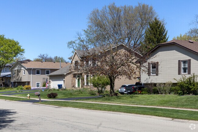 The Links at Midlane offers a wide variety of home styles including Colonial Revival.