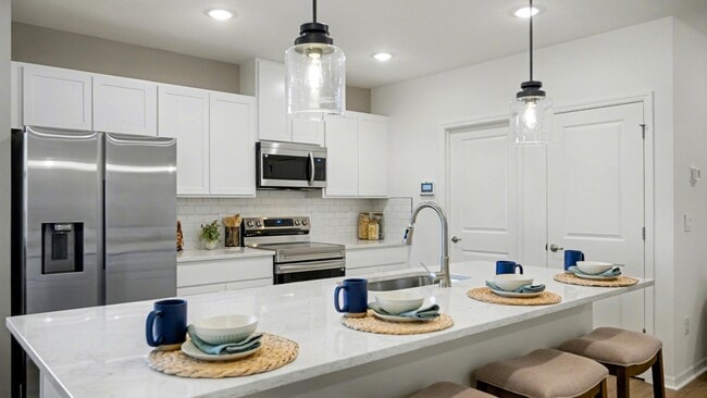 6233 Forest Pines Dr unit 36472960, Bellview, FL 32526 - photo 4