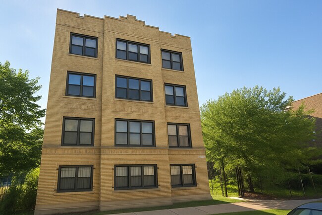 8209 S Ellis Ave, Chicago, IL 60619 - photo 7
