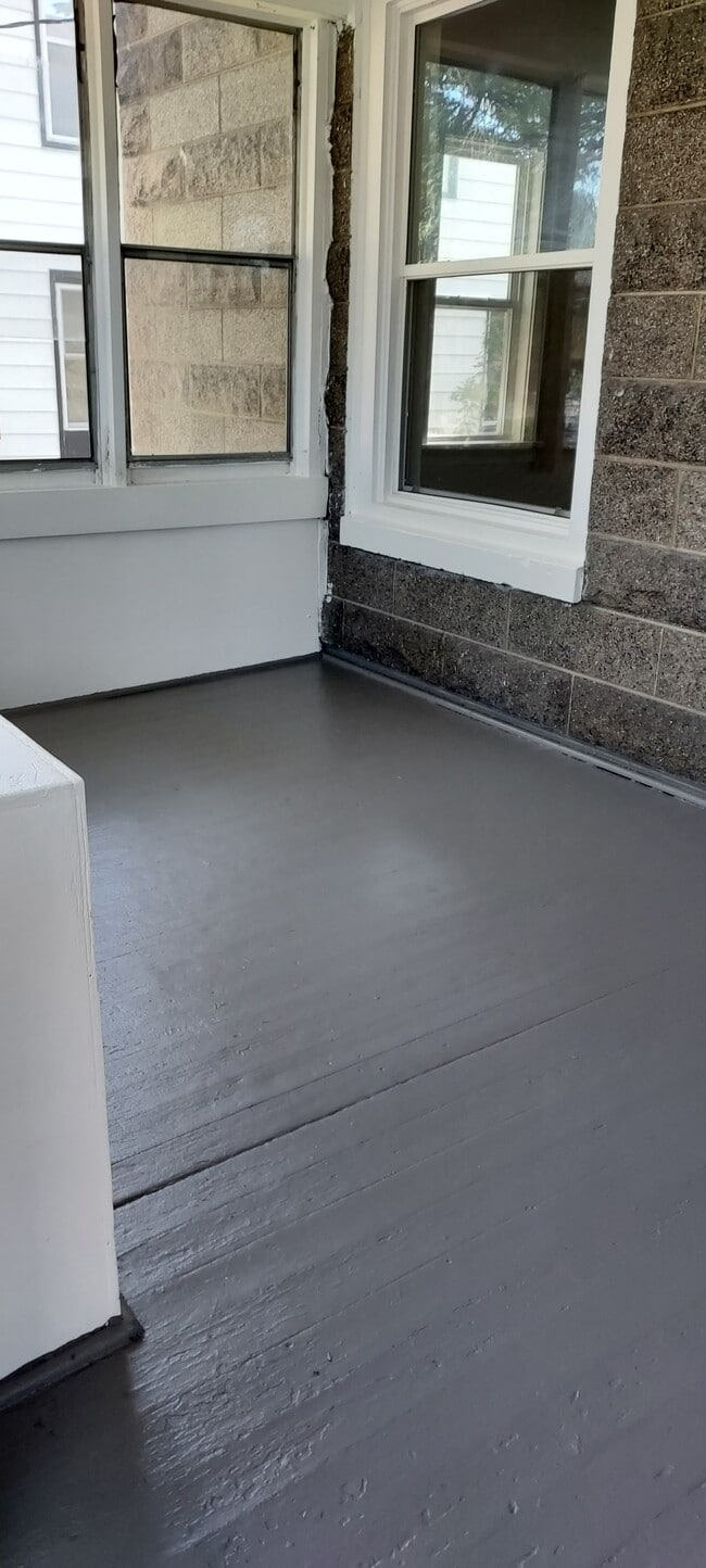 1535 West St, Rockford, IL 61102 - photo 2