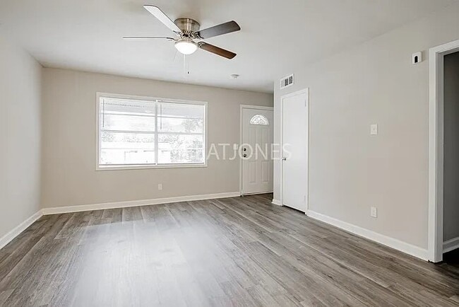 1513 Donald Dr, Columbus, GA 31907 - photo 2