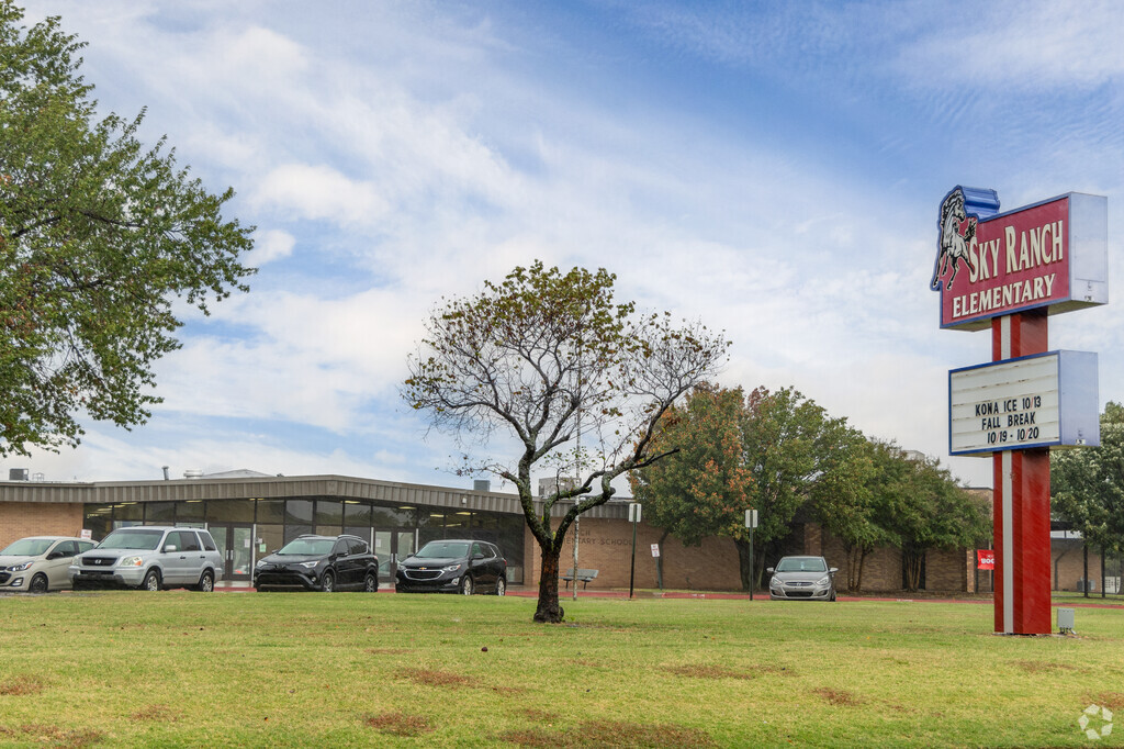 Sky Ranch Elementary School is located at 9501 South Western Avenue in Oklahoma City, Oklahoma.