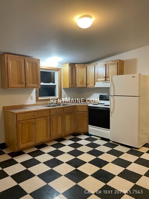 23 Wilson St Unit 2, Skowhegan, ME 04976