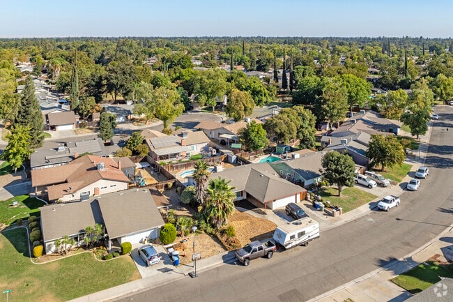 North Merced is a quiet neighborhood known for it's tree lined streets.