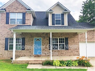 4027 Raccoon Run Ct, Matthews, NC 28105