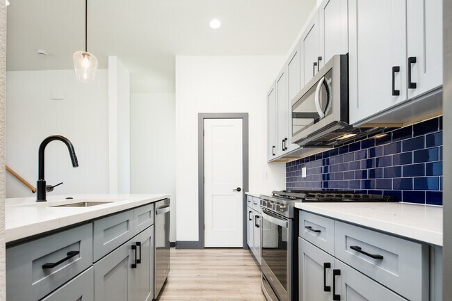 3569 S Pennsylvania St unit E, Englewood, CO 80113 - photo 7