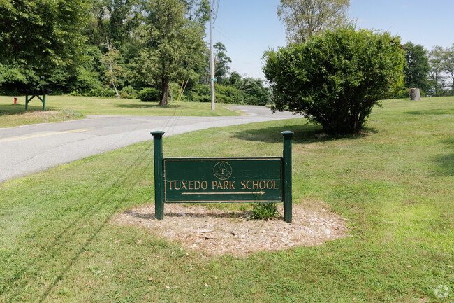 Tuxedo Park School gets a grade of A+ from Niche.