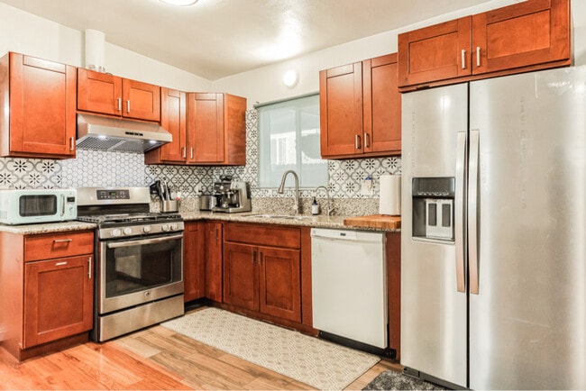 1519 W 37th Place, Los Angeles, CA 90018 - photo 2