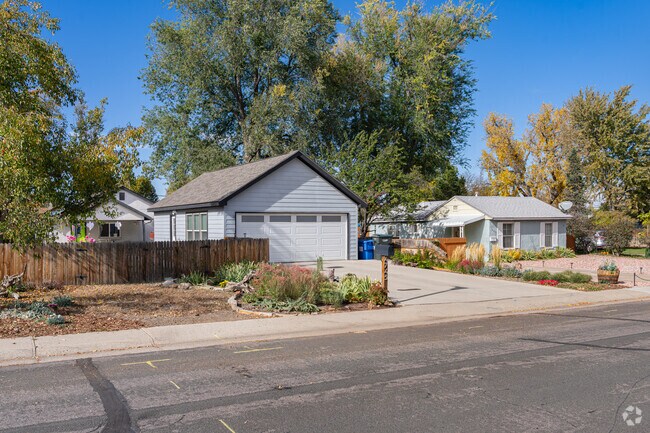 Bungalows and ranch-style homes sit side by side in Belleview-Cornerstone Park.