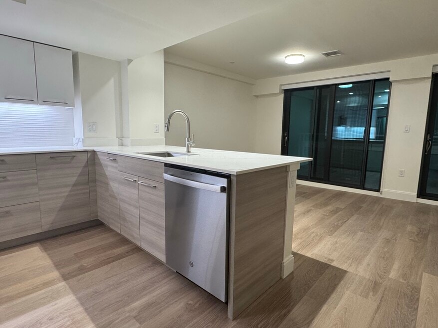 1065 Commonwealth Ave unit 4-47, Boston, MA 02215 - photo 1