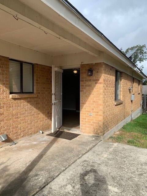 137 Lullwood Dr, New Braunfels, TX 78130 - photo 6