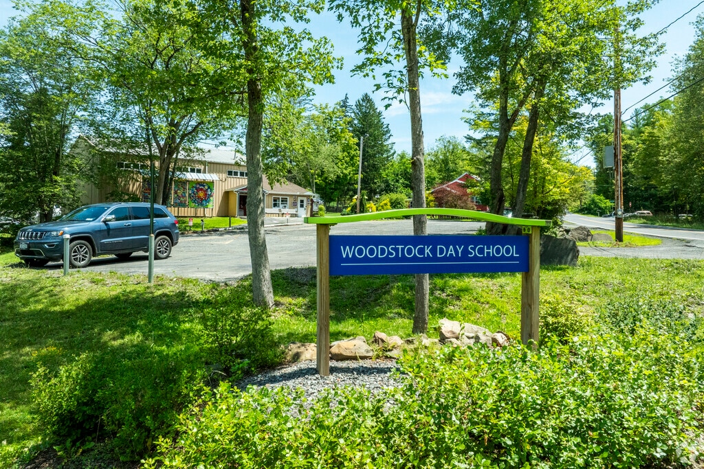 Woodstock Day School has 197 students in grades PK, K-12 with a student-teacher ratio of 4 to 1.
