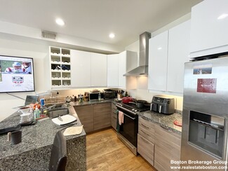 275 Dorchester St, Boston, MA 02127