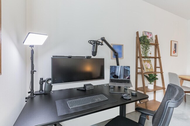 18 10th St unit FL5-ID278466P, San Francisco, CA 94103 - photo 3