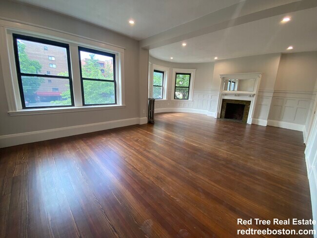 1855 Beacon St unit 2, Brookline, MA 02445 - photo 2