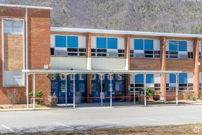 Hampton High School located in Hampton, TN where students can participate in an array of student clubs and organizations ranging from Future Farmers of America to Architecture and Engineering Design.
